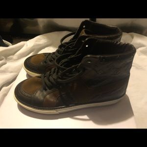 Men’s Authentic Louis Vuitton sneakers
